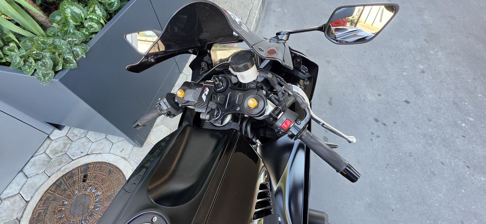 Yamaha R7 deslimitada