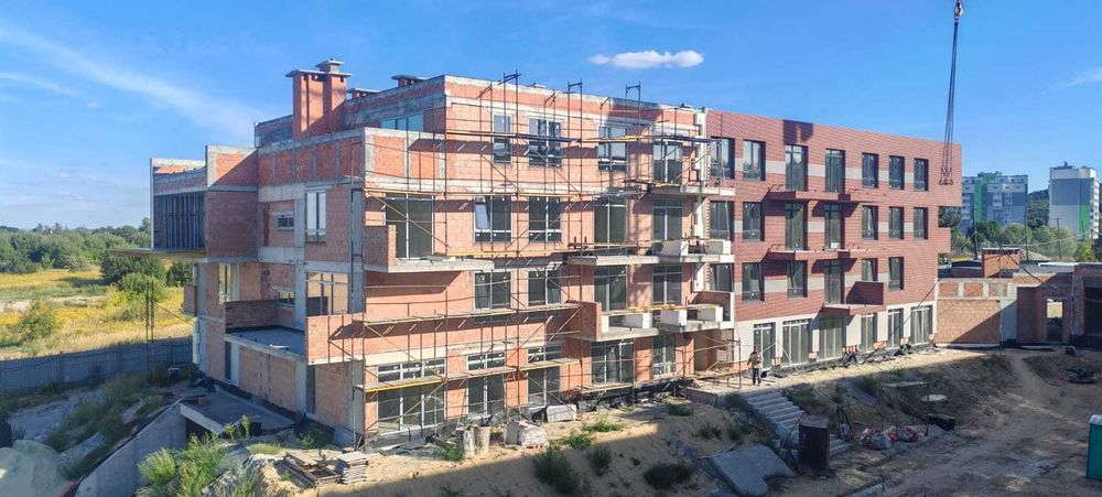 Продаж трьокімнатної квартира 101,44 м² з власною терасою
