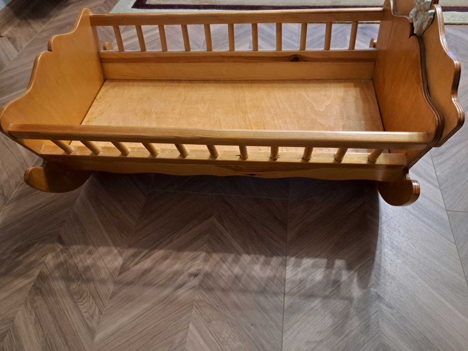 Sprzedam kołyskę dla lalek.