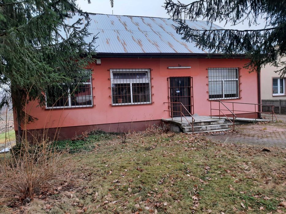 Działka 1700 m2 z budyniem 140 m2.