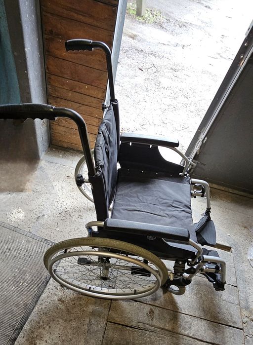 Инвалидная коляска vermeiren d200