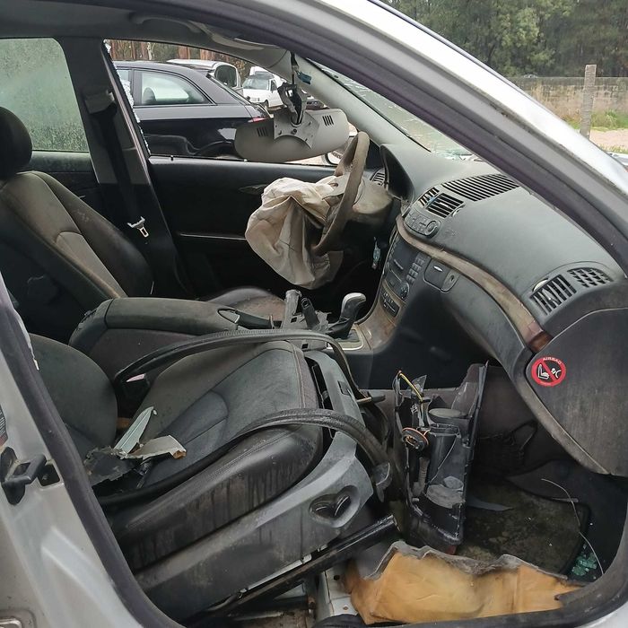 Mercedes E320 3.2CDI de 2005 - Peças Usadas