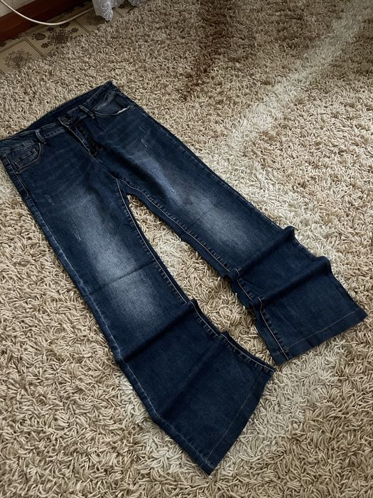 Джинсы Bootcut