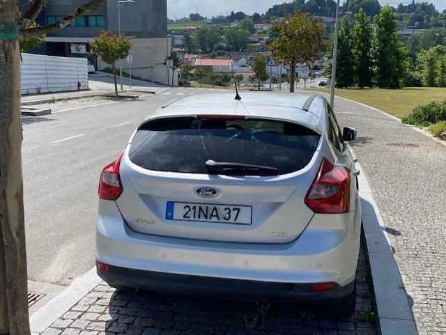 Automovel Ford Focus 2012 foto 5