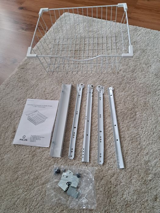 Koszyk metalowy,szuflada wysuwana na rolkach do szafy,łazienki- Nowa z instrukcją.