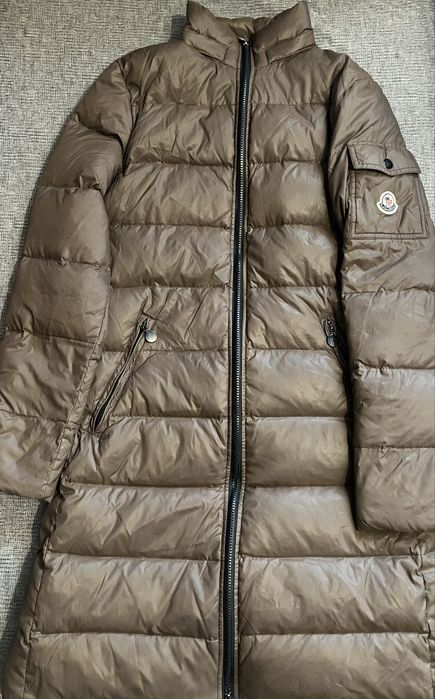 Пальто Moncler пуховик