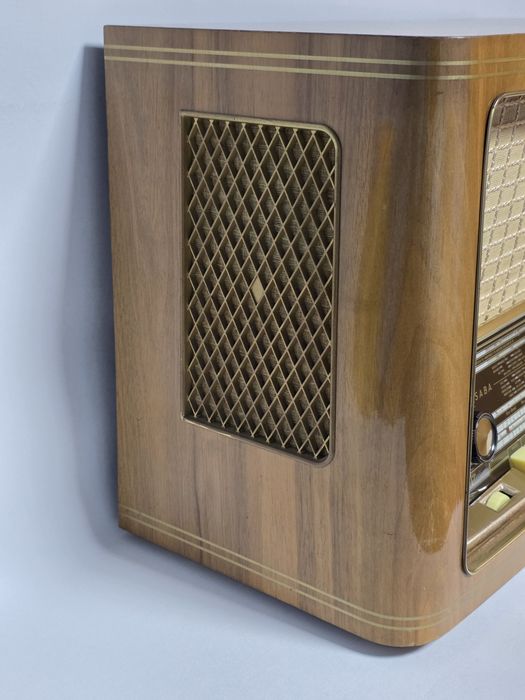 Rádio antigo reparado SABA