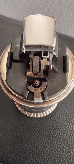Серебряная зажигалка Ronson