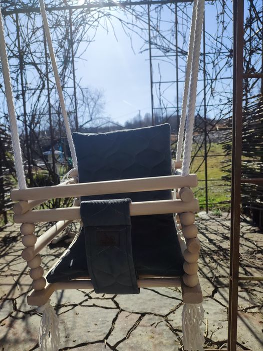 Huśtawka drewniana stan jak nowy ideał