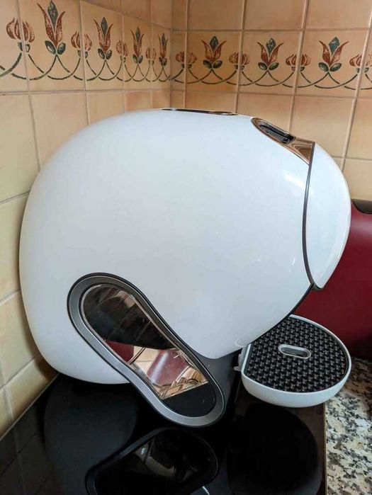 Máquina de Café Dolce Gusto NEO