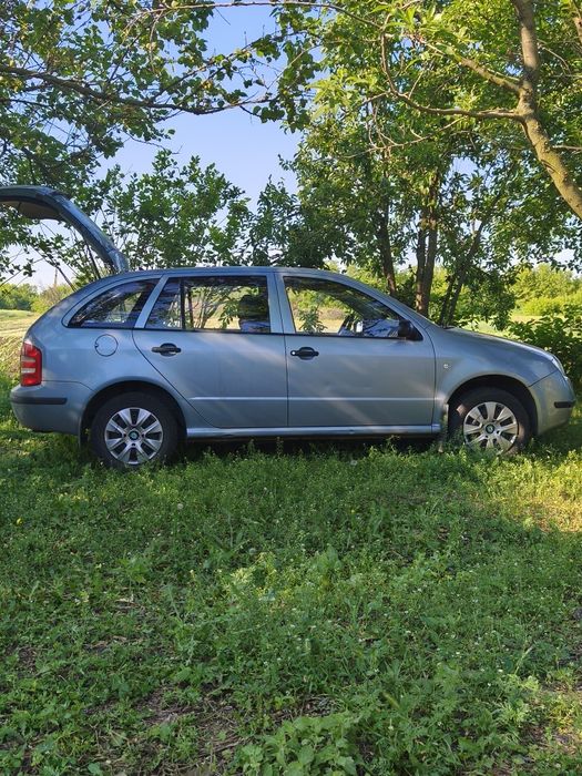 Продам Skoda Fabia 2001 года.