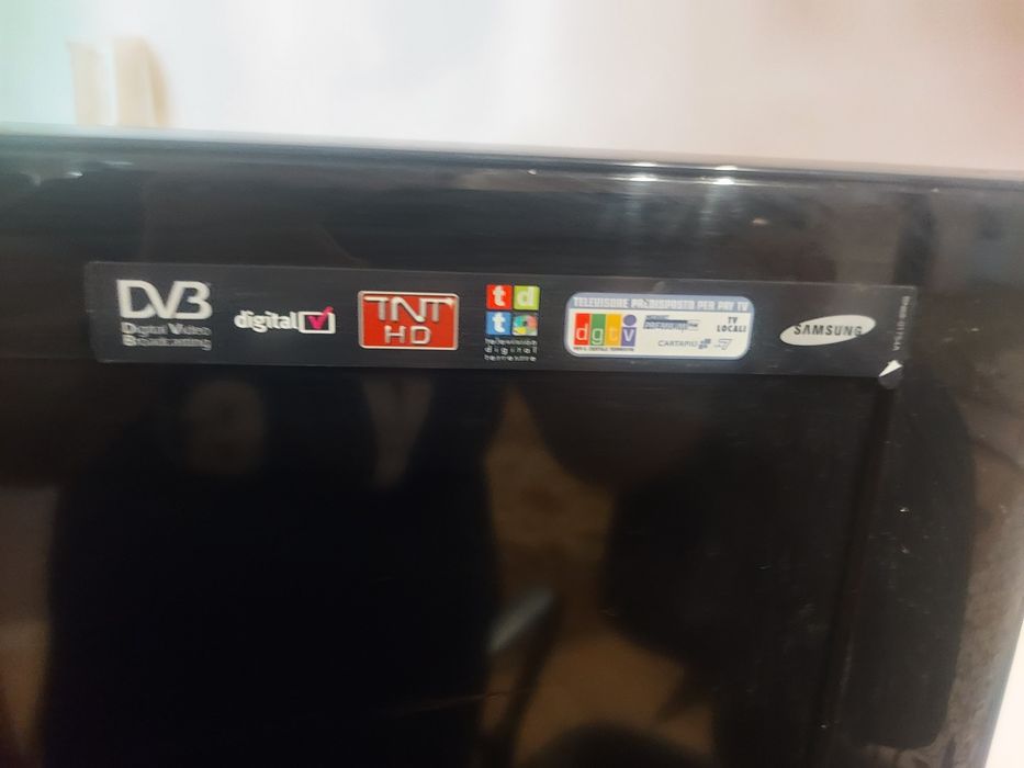 Продам телевизор самсунг samsung 32'