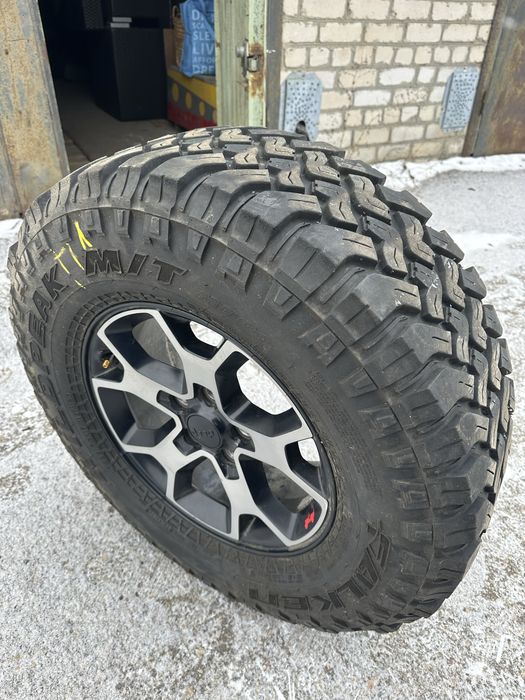 Диски с резиной на Jeep Wrangler Rubicon