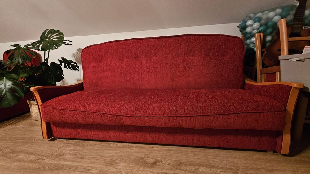 Wersalka rozkładana z pojemnikiem