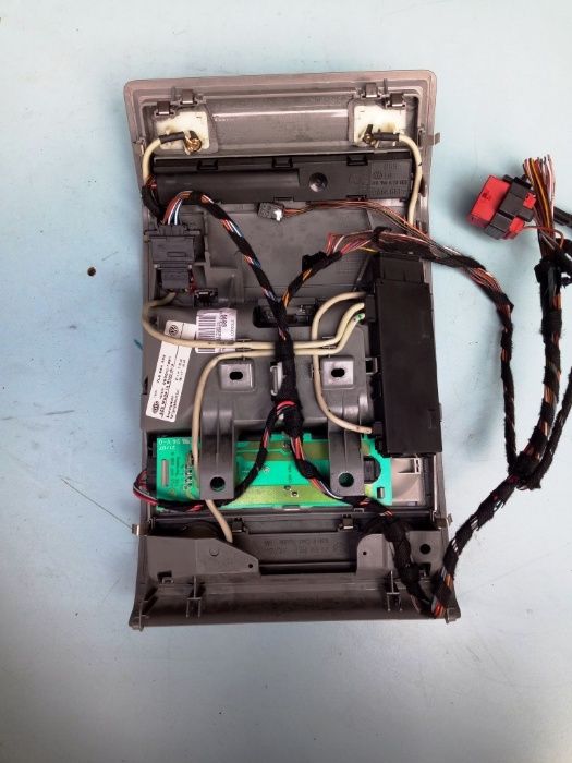 Плафон салона 7L0868403 Volkswagen Touareg 2003-2010