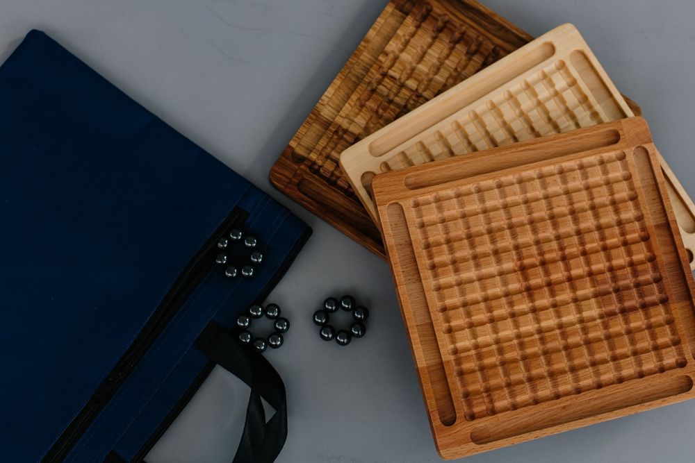 Настільна  дерев'яна гра "Магнітний бій" Магнітні шахмати, шахи.