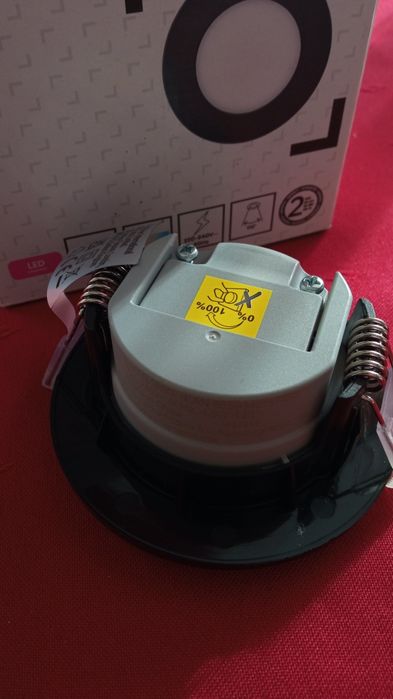 Oczko sufitowe led zintegrowane