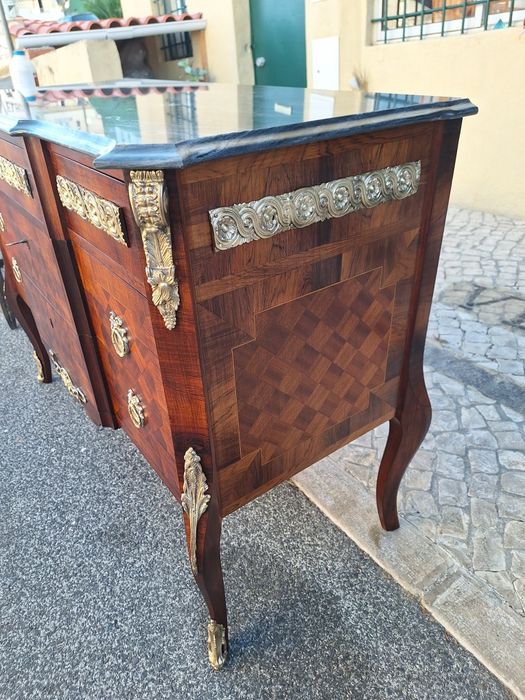 Comoda Louis XV  antiga