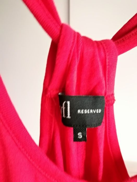Czerwona sukienka Reserved