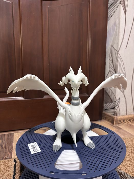 Reshiram figurka