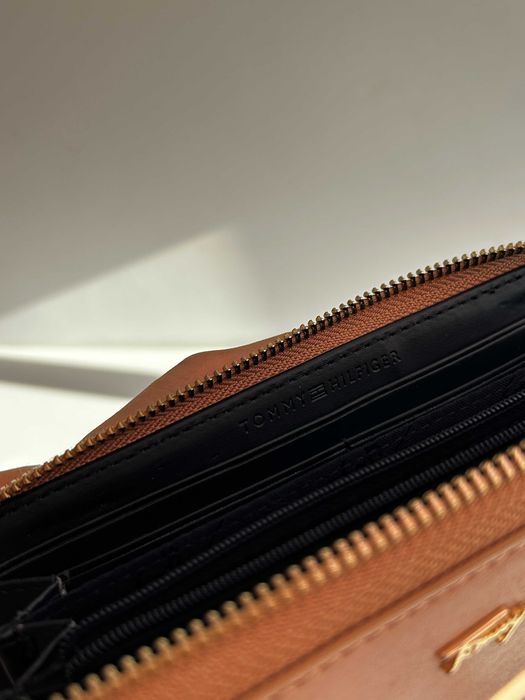 Жіночий гаманець Tommy Hilfiger оригінал (вживаний з дефектами)