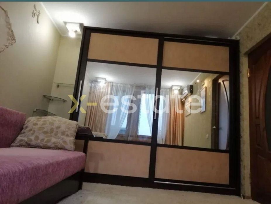 Продам однокімнатну квартиру по Гвардійців-широнінців буд 27