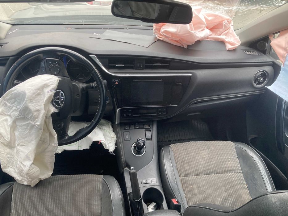 TOYOTA AURIS 2018 Hibrido