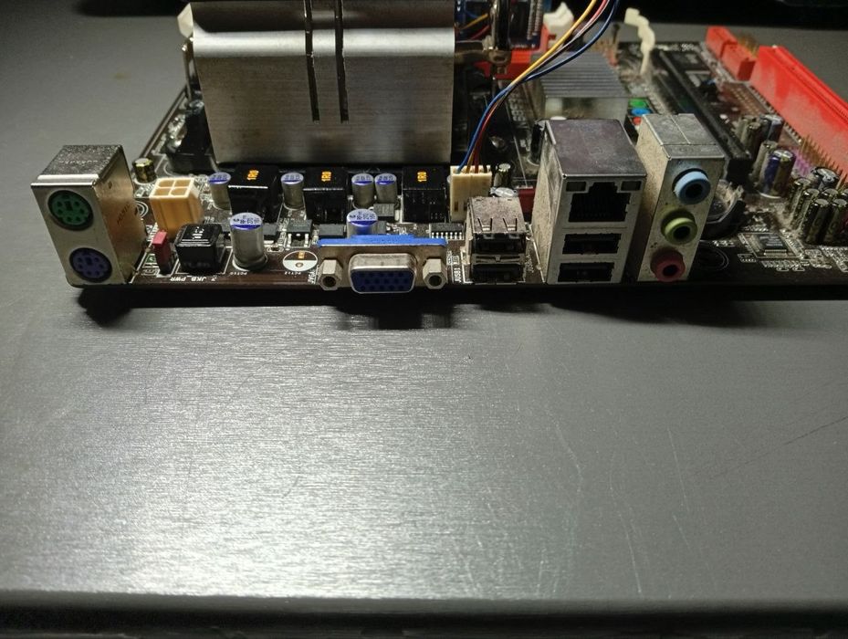 Материнська плата Biostar N68S3B