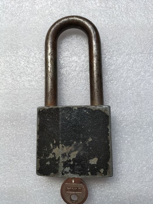 Продам навесной замок.