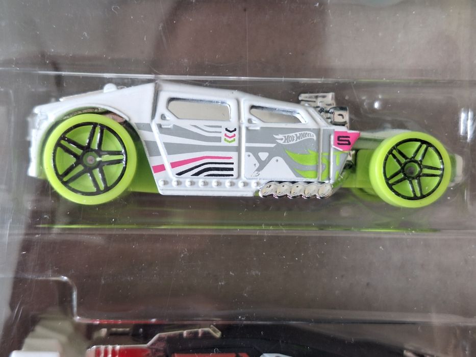 Samochodziki Hot Wheels 5 sztuk nowe