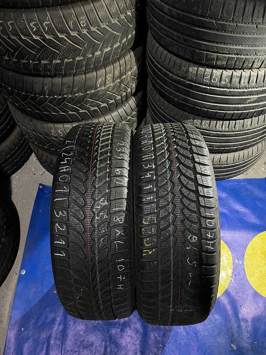 2 szt. opony używane zimowe 235/60R18 107H Bridgestone Blizzak LM-80
