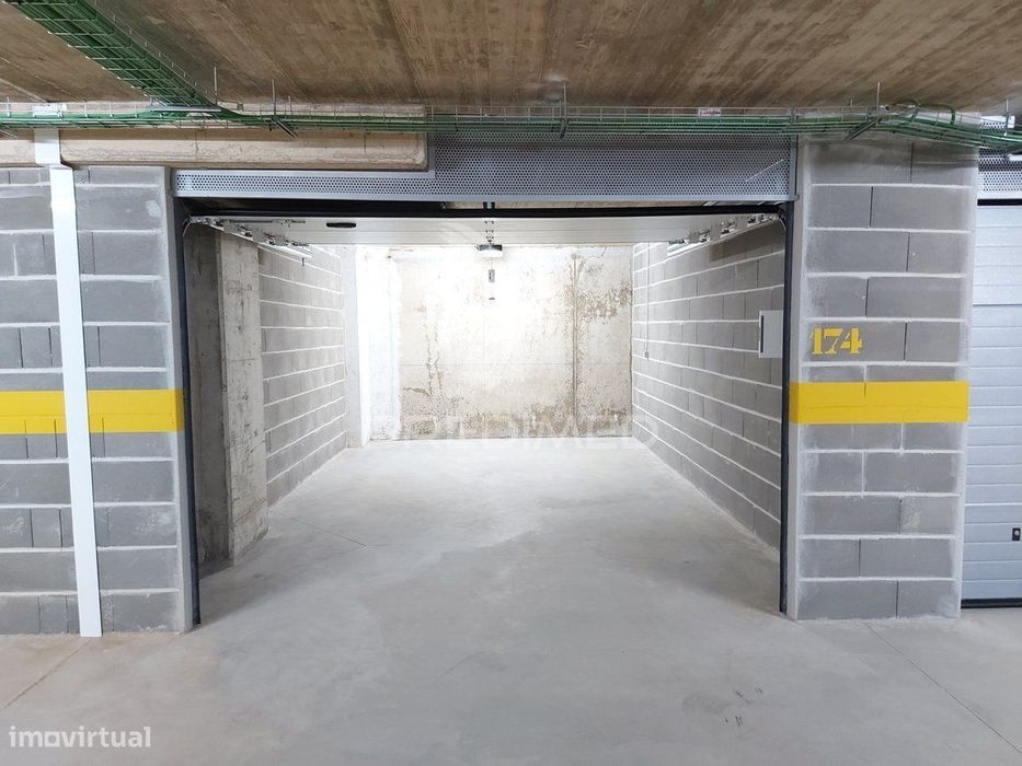 Garagem Boxe para arrendamento em Portimão – 22,60 m²
