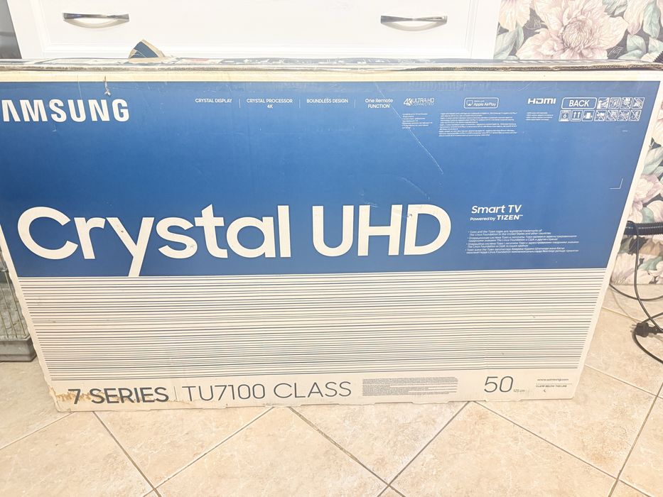 Телевизор Samsung 50 с кронштейном