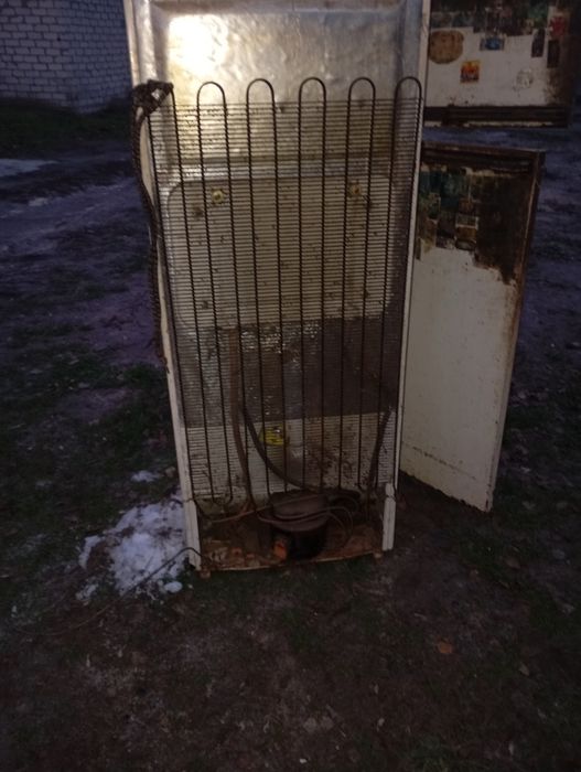 Холодильник на дачу или гараж.рабочий.