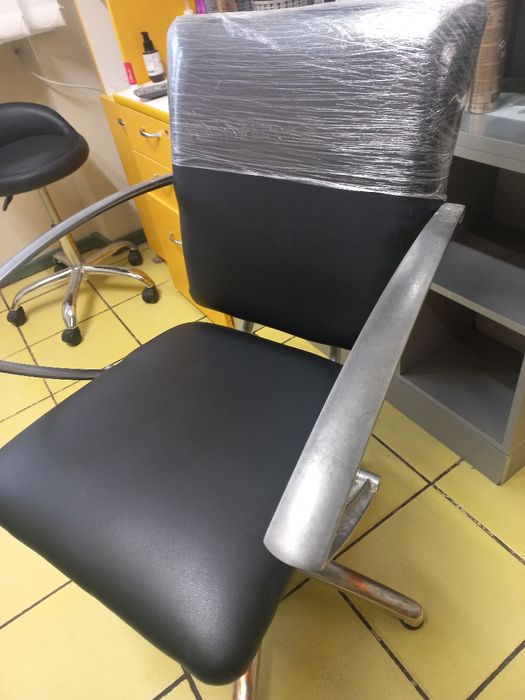 Крісло перукарське на гідравліці