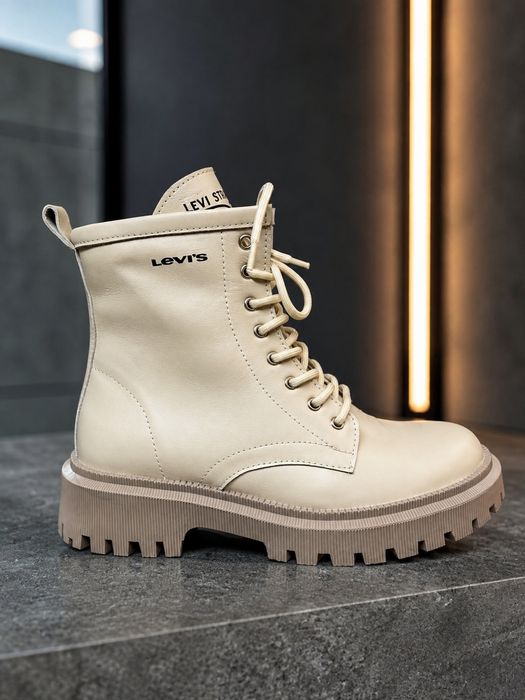 ЦІНА ТАКОГО ВІД 3000!Жіноче зимове взуття Levi's,брендові  чоботи бежеві шкіряні ,коричневі зимові кросівки,високі,на хутрі