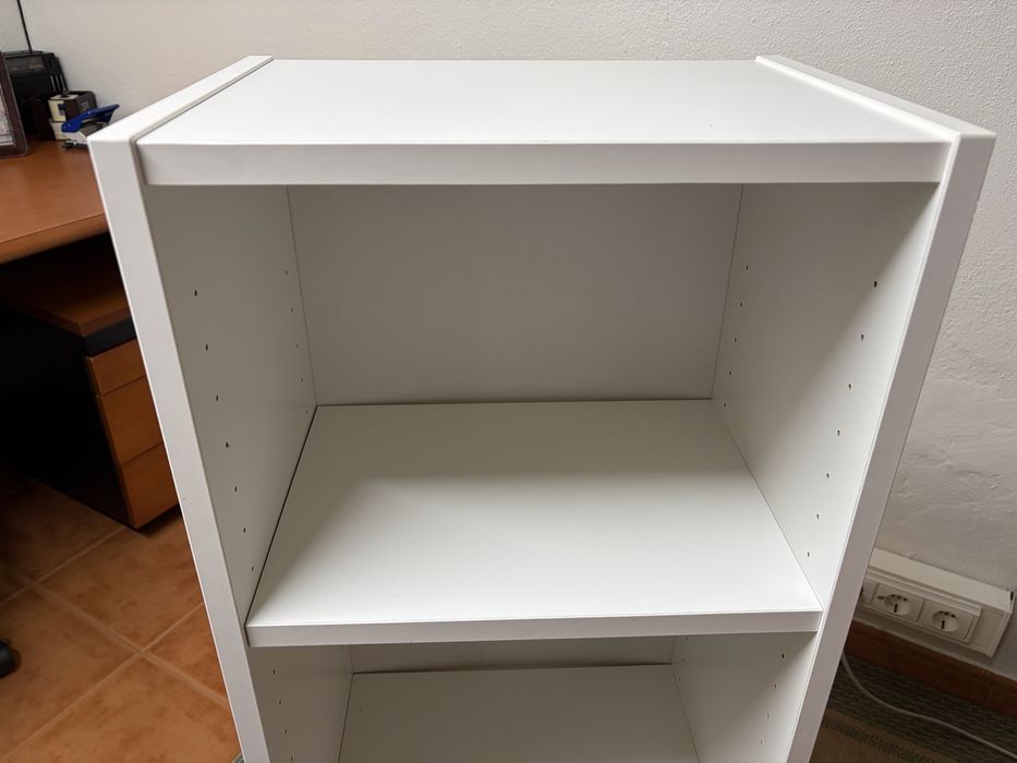 Estante branca IKEA