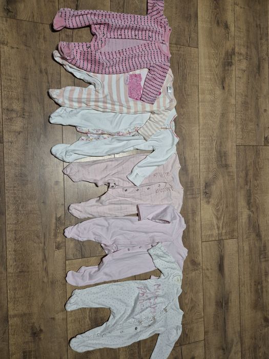 Zestaw ubranek dla dziewczynki 56/62 cm