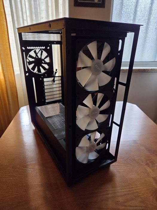 Caixa ATX marca NZXT mod. H7 Flow RGB preta vidro temperado