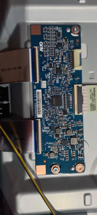 Samsung UE43T5300 (модель 2022 року) на запчастини