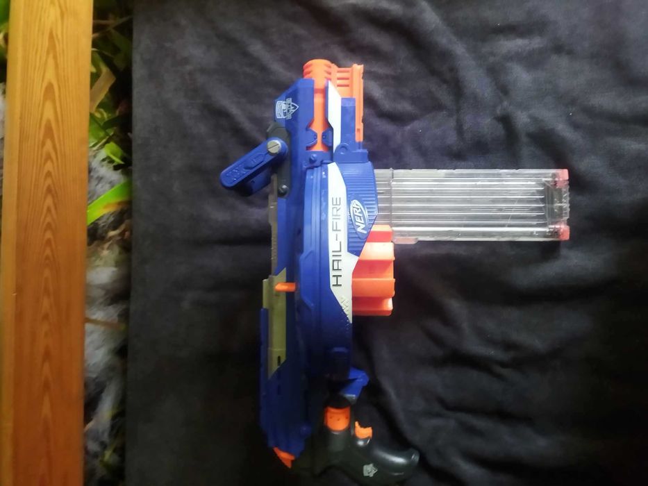 Nerf hail-fire + 1 duży magazynek