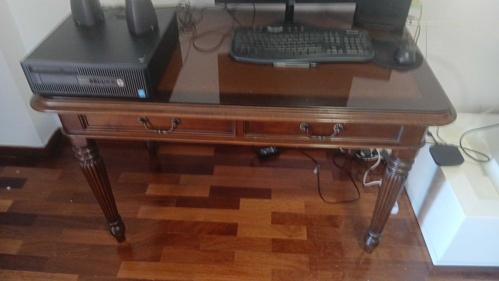 Secretaria como nova