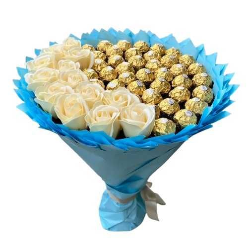 Bukiet Ferrero Rocher i róże. Idealny prezent na ślub lub inne okazje