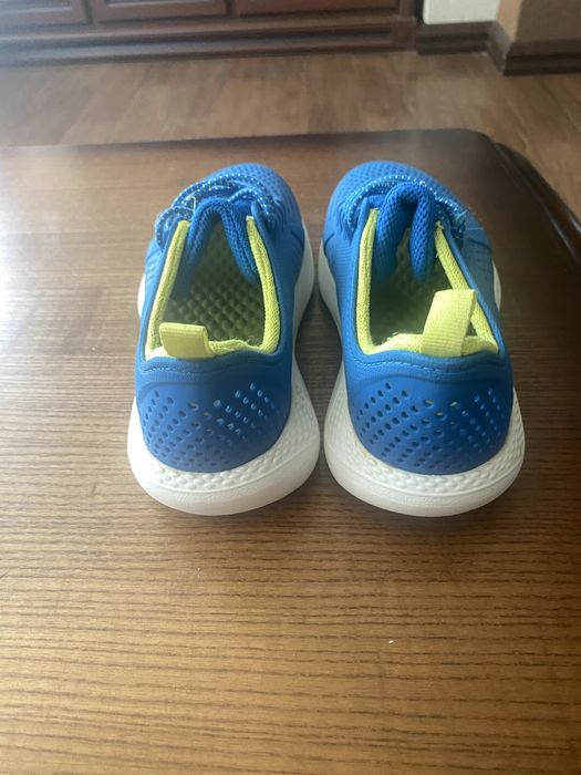 Crocs, J 3, р.34/35