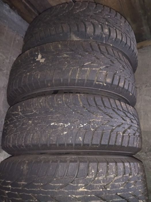 Продам комплект шин
