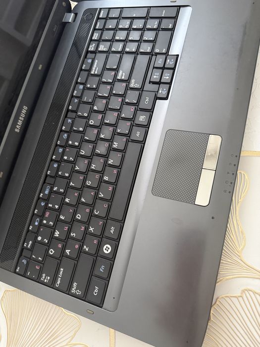 Ноутбук samsung r523
