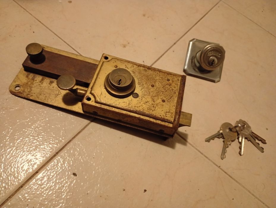 Fechadura com Tranca