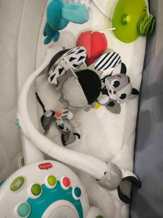 Chicco Baby Hug 4w1 + karuzele gratis