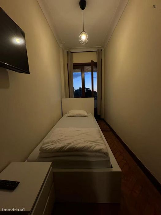 Quarto - localizado em Cedofeita Porto