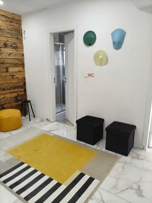 Quarto para arrendar em apt remodelado a 5min do metro para a FCT e Egas Moniz